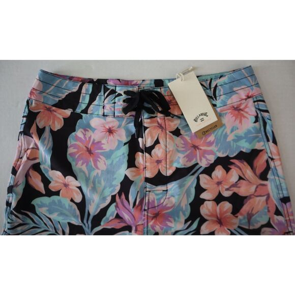 Billabong ABJBS00157 Women's Sz 7 Multi Nights In Paradise 2.5” Boardshorts - Picture 5 of 11